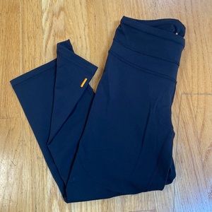 Lucy Black Cropped Leggings, size XS.